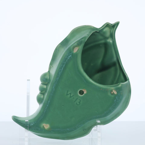 Pates Pottery (Australia) green gum leaf wall pocket or vase Wall Decor Coco Retrotique