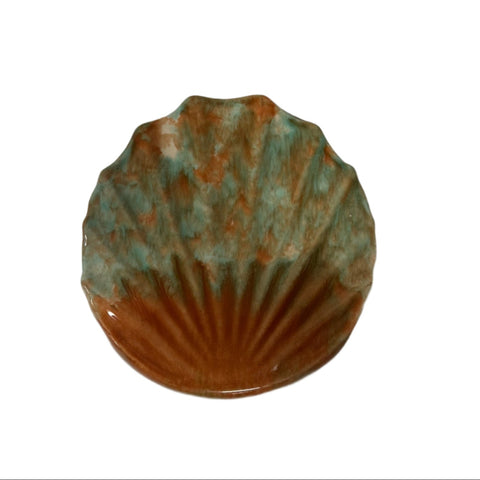 Diana (Australia) art deco shell shaped no. 36 ceramic wall pocket