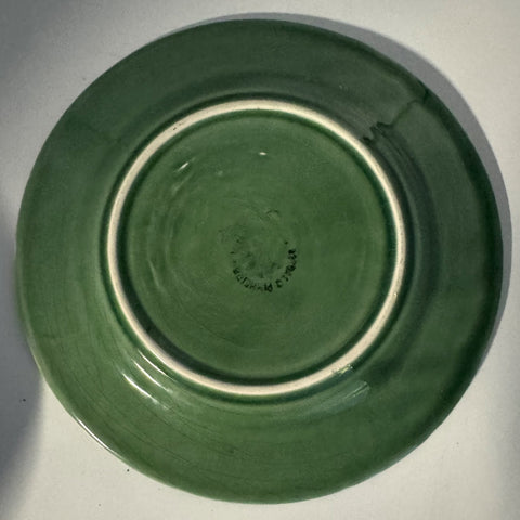 Bordallo Pinheiro (Portugal) green majolica cabbage leaf plate with pears diameter 20 cm