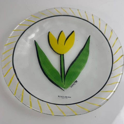Kosta Boda (Sweden) Tulipa, Ulrica Hydman Vallien yellow tulip plate 18 cm diameter