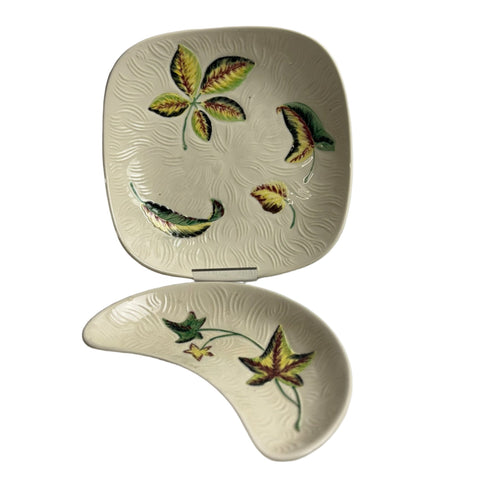 Shorter and Son, Staffordshire (England) Woodland pottery kidney shaped hand painted leaf pattern