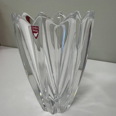 Orrefors (Sweden) "Fleur" ribbed crystal vase designed by Jan Johansson 14cm