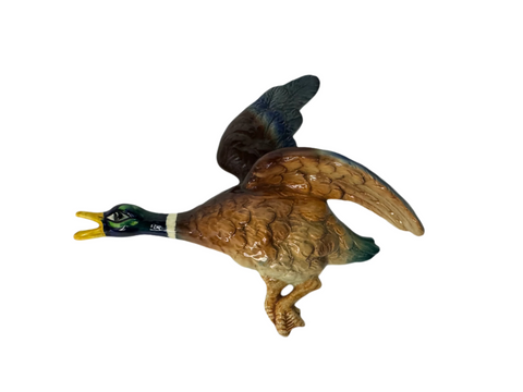 Sylvac very rare graduating set of two flying Wall Ducks, stamped 1402 and 1360