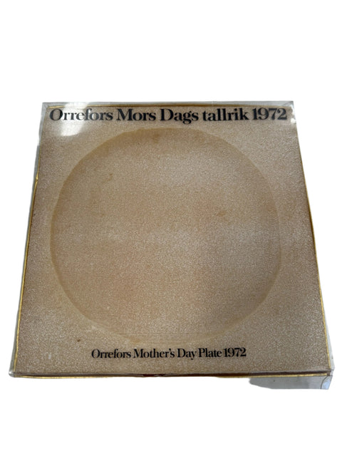 Orrefors Sweden, Mother's Day plate from 1972 (boxed)