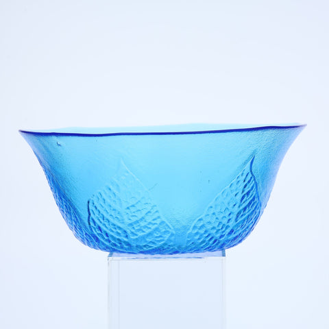 Kosta Boda, Party series deep blue leaf glass bowl by Ann and Göran Wärff Glass Coco Retrotique