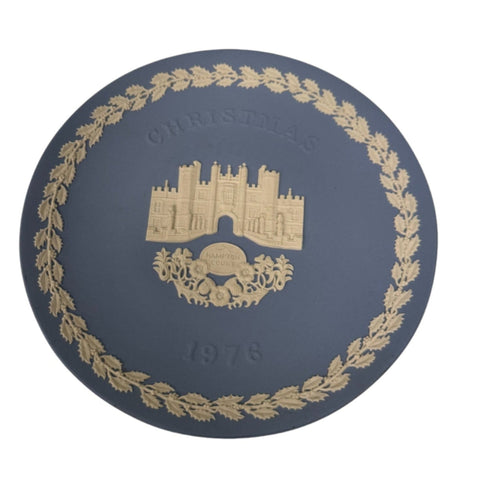 Wedgwood (England) 1976 Christmas Plate
