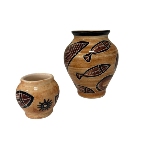 Small Australian pottery vase, aboriginal motifs 11 cm high
