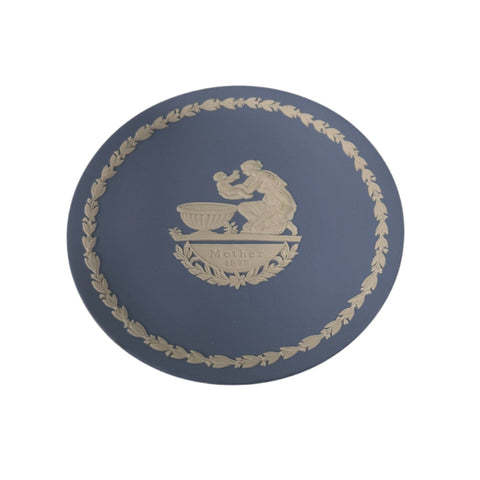 Wedgwood (England) 1973 Mother's Day Plate