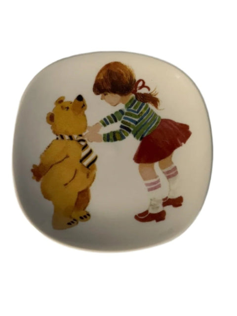 Arabia (Finland) plate girl with teddy bear 12 cm