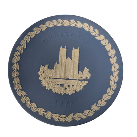 Wedgwood (England) 1977 Christmas Plate