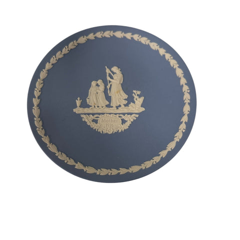 Wedgwood (England) 1976 Mother's Day Plate