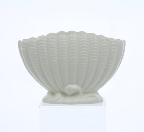 Sylvac, white shell vase Ceramics, pottery and porcelain Coco Retrotique